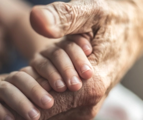 Un hombre logra darle el apellido a su nieto tras el fallecimiento de su hijo, quién era su padre biológico