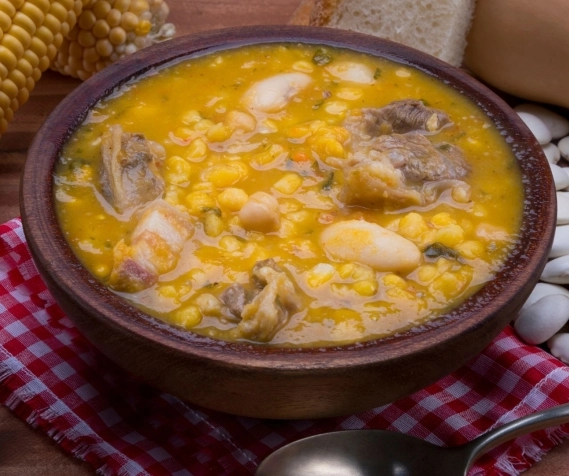 Cortaderas: Capital Provincial del Locro.