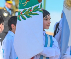 Estudiantes Sanluiseños prometieron y reafirmaron su lealtad a la bandera.