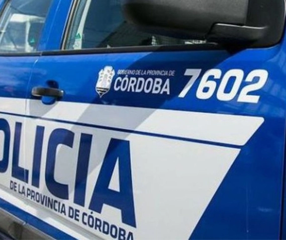 Mujer Policía mató a su hijo de 10 años, baleó a su pequeña de 6 y luego intentó suicidarse.