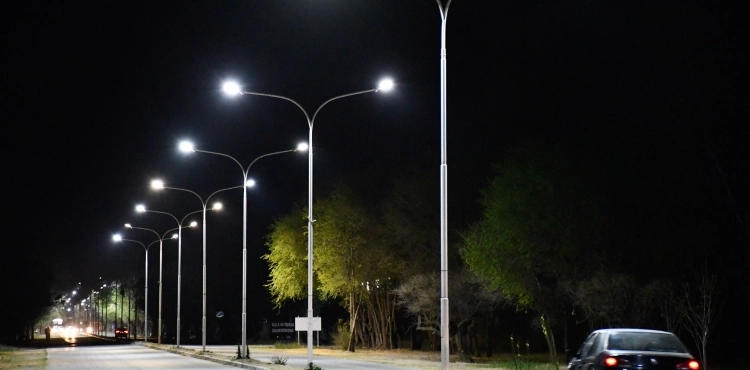 Mejora del sistema de iluminación en la Ruta Provincial N°5: una inversión para la seguridad y el turismo.