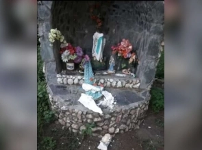 Merlo: Virgen de Piedra Blanca Abajo Destruida - Comunidad Unida en su Restauración.