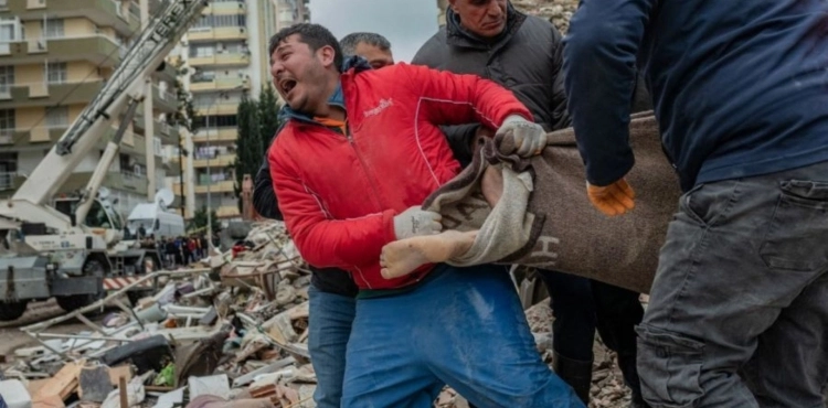 Terremoto violento en Turquía y Siria deja más de 35,000 muertos.