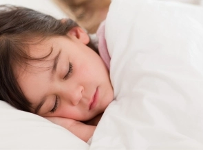 Claves para un buen rendimiento escolar: la importancia del sueño en los niños.