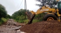Gobierno provincial trabaja intensamente para mejorar el tránsito en zonas afectadas por lluvias en Villa de Merlo y alrededores.