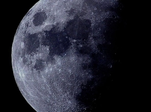 Descubren gigantesca reserva de agua en la Luna: ¿El nuevo recurso del espacio?
