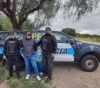 Policía Federal Argentina detiene a hombre con 151 tarjetas de débito de origen sospechoso.