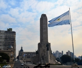 La importancia de la educación pública como prioridad para los próximos gobiernos.